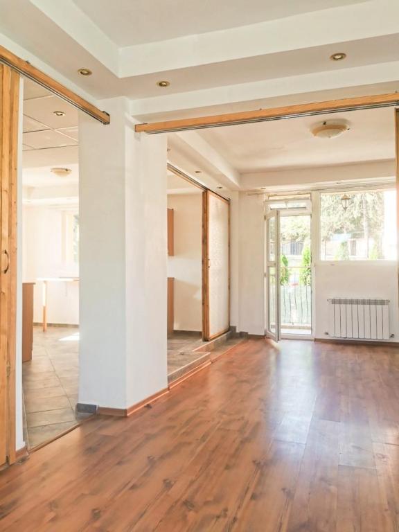 Етаж от къща в град София, Симеоново